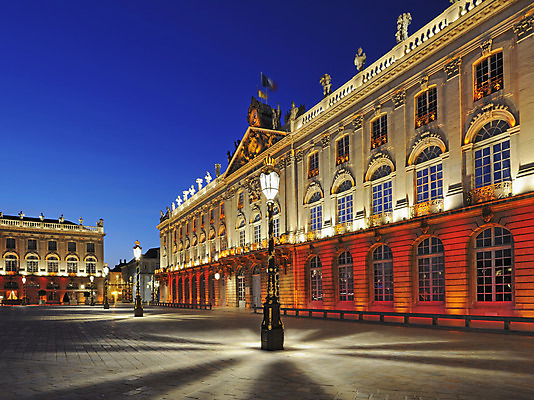 포토 JPG 해외이미지 가로등 하늘 사람없음 야외 건물 일출 새벽 프랑스 도시 옛날 카피스페이스 해외202004 해외포토 자연요소 건축물 공공시설 유럽 노을 공백 파일형식 이미지허브