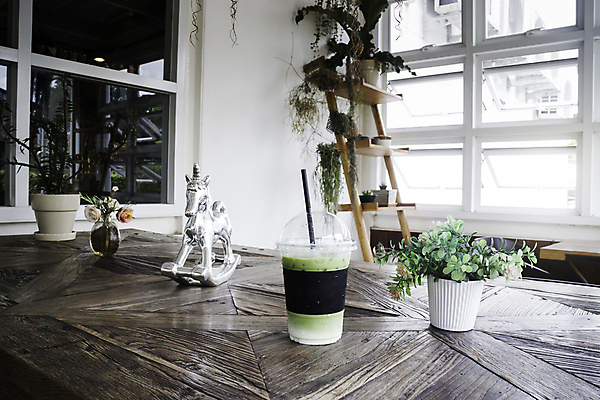 포토 JPG 해외이미지 식물 음료 음식 재료 탁자 건강 사람없음 초록색 환경 상점 냉동 얼음 카페 우유 신선 액체 달콤 설탕 상쾌 휴양지 건강식 라떼 핸드메이드 해외202004 해외포토 자연요소 감정 커피 컬러 가구 유제품 장소 맛 파일형식 이미지허브