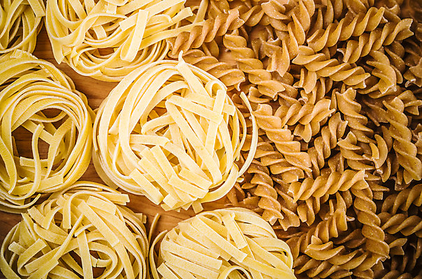 포토 JPG 해외이미지 전통 접시 문화 음식 백그라운드 패턴 다이어트 건조 파스타 건강 요리 사람없음 장식 세트 노란색 쌓기 식사 저녁식사 침묵 이탈리아 흰색 신선 면 닫기 맛 상품 자르기 밀 먹기 날씬함 오브젝트 질감 날것 반죽 점심식사 생식 전국 채식주의자 탄수화물 해외202004 해외포토 식기 유럽 컬러 컨셉 무늬 모션 곡류 서양음식 소리 몸매 채식 파일형식 이미지허브