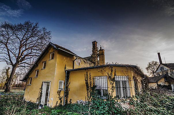 포토 JPG 해외이미지 산업 도로 창문 공장 유리 주택 이야기 굴뚝 사람없음 건물 탑 기계 방 장비 탐험 직물 수술 역사 제조 상품 빌라 회의실 시설 천연기념물 발견 떠남 무인 옛날 파멸 해외202004 해외포토 건축물 길 컨셉 공업 의학 교통시설 모션 재질 치료 파일형식 소멸 이미지허브