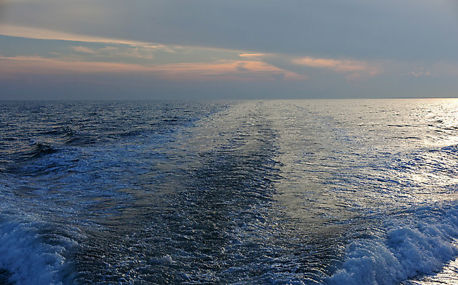포토 JPG 해외이미지 파도 바다 교통시설 풍경 사람없음 물 파란색 세계 태양 일몰 새벽 거품 서핑 크리스탈 선원 일반 네비게이션 루트 해외202004 해외포토 자연요소 컬러 교통 노을 수상스포츠 광석 시설 파일형식 이미지허브