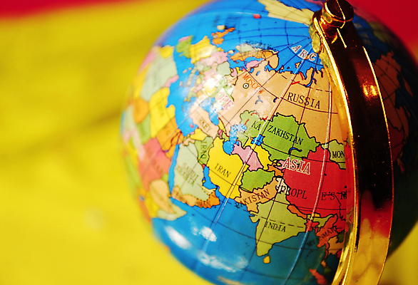 포토 JPG 해외이미지 유럽 아시아 지구 여행 세계지도 지도 사람없음 파란색 노란색 지구본 미니어처 작음 러시아 지형 해외202004 해외포토 나라 컬러 세계 모형 크기 파일형식 이미지허브