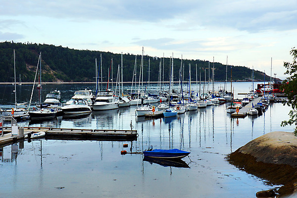 포토 JPG 해외이미지 구름 라이프스타일 스포츠 바다 여행 요트 교통시설 자연 하늘 휴가 산 항해 풍경 사람없음 야외 물 여름 파란색 반사 항구 침묵 황혼 일몰 흰색 만 보트 고급 크루즈 정박 언덕 함선 포트 닻 돛대 뱃놀이 해외202004 해외포토 자연요소 계절 컬러 교통 컨셉 배_교통 생활 노을 전통놀이 소리 시설 생태계 파일형식 이미지허브