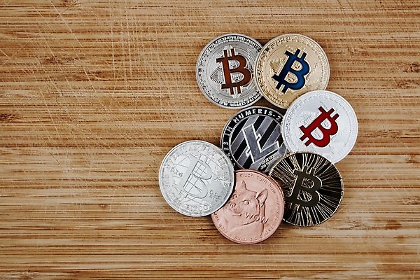 포토 JPG 해외이미지 돈 사람없음 동전 저축 황금 개 은색 무역 가치 놋쇠 해외202004 해외포토 산업 컬러 포유류 금융 재산 파일형식 이미지허브