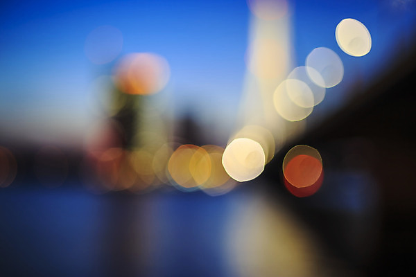 포토 JPG 해외이미지 유럽 바다 여행 백그라운드 하늘 추상 새로움 풍경 사람없음 파란색 빛 강 반사 항구 어둠 황혼 새벽 도시 야간 상업 정사각형 보케 청록색 스카이라인 광 해외202004 해외포토 자연요소 도형 나라 컬러 컨셉 무늬 교통시설 일몰 파일형식 이미지허브