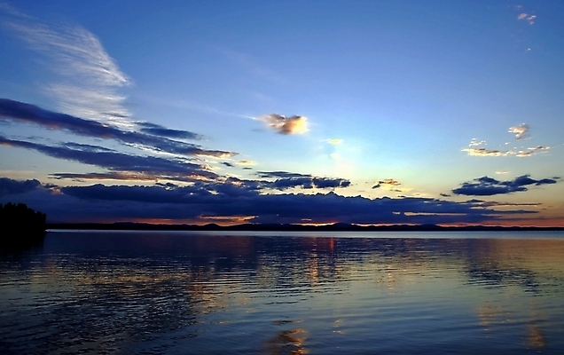 포토 JPG 해외이미지 구름 호수 파도 백그라운드 오렌지 자연 하늘 날씨 풍경 사람없음 야외 빨간색 물 파란색 빛 컬러풀 햇빛 태양 반사 노란색 맑음 황혼 일몰 새벽 거울 광선 시골 황금 저녁 윤곽 공상 마법 천국 스카이라인 수평선 해외202004 해외포토 자연요소 바다 컬러 과일 노을 야간 생태계 파일형식 이미지허브