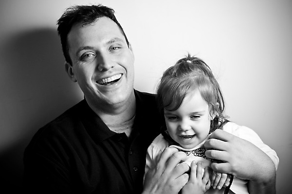 포토 JPG 해외이미지 백인 라이프스타일 커플 여자 남자 딸 행복 무기 얼굴 어린이 가족 놀이 주택 갈색머리 함께함 사랑 웃음 사람 두명 30대 육아 흰색 아기 신생아 잡기 아빠 보호 걸음마 고립 해외202004 해외포토 서양인 헤어스타일 감정 컬러 컨셉 관계 모션 표정 건물 생활 신체부위 장년 파일형식 이미지허브