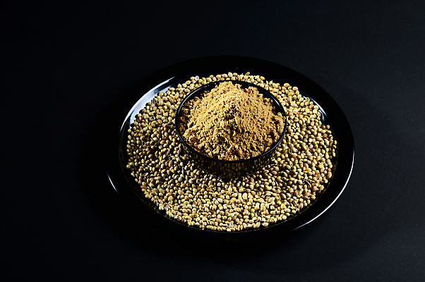 포토 JPG 해외이미지 접시 백그라운드 잎 채소 재료 자연 탁자 요리 씨앗 사람없음 목재 초록색 약 갈색 식당 숟가락 검은색 흰색 시골 신선 양념 보트 사발 고수 맛 냄비 혼합 컨테이너 가루 인도인 허브 매움 날것 아로마 점토 향료 향 레시피 카레 해외202004 해외포토 외국인 나무 식물 식기 산업 음식 컬러 가구 컨셉 배_교통 의학 수저 동양인 상점 사기그릇 솥 향신료 생태계 향기 냄새 파일형식 이미지허브