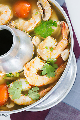 포토 JPG 해외이미지 전통 접시 태국 고추 새우 어류 요리 동양인 사람없음 버섯 뜨거움 사발 맛 수프 레몬 허브 해산물 향신료 매움 라임 코코넛 카레 해외202004 해외포토 식물 식기 아시아 음식 컨셉 채소 과일 갑각류 인종 수중동물 사기그릇 향미료 파일형식 이미지허브