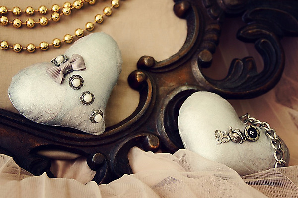 포토 JPG 해외이미지 디자인 결혼 백그라운드 크리스마스 목걸이 주전자 휴가 봉투 새해 프레임 발렌타인데이 선물 사랑 사람없음 장식 금속 수확 하트 축하 면 신용카드 생일 황금 은색 심볼 손목시계 활 질감 복고 옛날 핸드메이드 스타일 해외202004 해외포토 모양 기념일 감정 시계 컬러 컨셉 농업 장신구 데이이벤트 재질 주방용품 이벤트 금융 파일형식 이미지허브