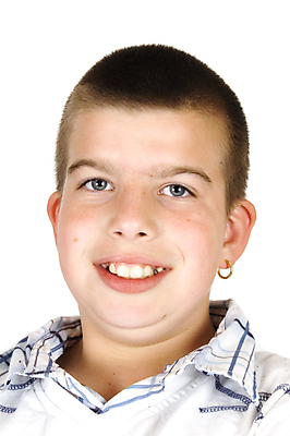 포토 JPG 해외이미지 백인 손 행복 종교 얼굴 어린이 놀이 성공 건강 한명 웃음 사람 소년 평화 표현 신선 시원함 해외202004 해외포토 서양인 1 남자 감정 컨셉 표정 신체부위 파일형식 이미지허브