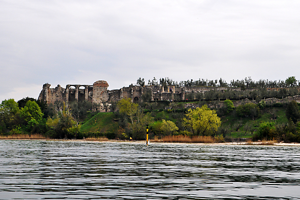 포토 JPG 해외이미지 호수 건축양식 사람없음 건물 봄 이탈리아 도시 역사 4월 빌라 타운 로마인 해외202004 해외포토 건축물 계절 건축 유럽 주택 인종 날짜 파일형식 이미지허브