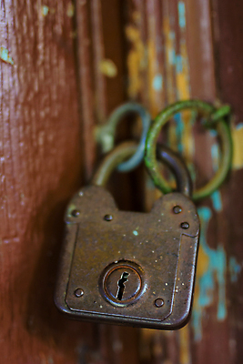 포토 JPG 해외이미지 디자인 백그라운드 컨셉 열쇠 날씨 주택 자물쇠 경비 안전 사람없음 건물 목재 갈색 문 금속 수확 골동품 시골 오픈 구멍 재산 닫기 보호 철 심볼 부식 시작 질감 복고 잠금 보안 대문 열쇠구멍 사생활 옛날 진짜 철강 해외202004 해외포토 나무 건축물 컬러 농업 재료 모션 재질 금융 파일형식 이미지허브