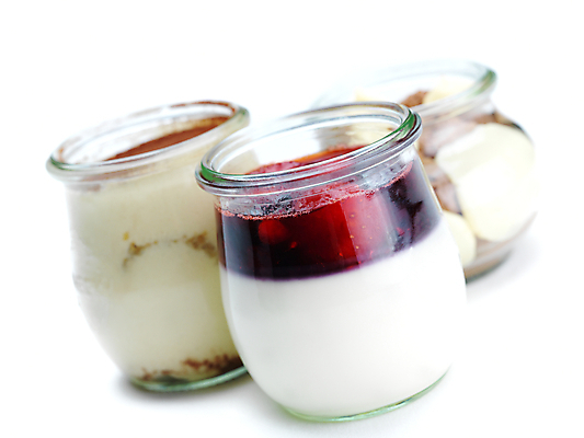 포토 JPG 해외이미지 실내 종류 사람없음 다양 세개 흰배경 푸딩 과일푸딩 해외202004 해외포토 다수 백그라운드 디저트 3 내부 흰색 파일형식 이미지허브