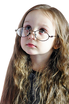 포토 JPG 해외이미지 1 학생 응시 여자 교육 행복 안경 얼굴 어린이 학교 한명 사람 성인 파란색 금발 머리 유치원 흰색 시력 슛 고립 지능 천진난만 유일 표현성 해외202004 해외포토 헤어스타일 시선 잡화 감정 컬러 컨셉 신체부위 파일형식 이미지허브