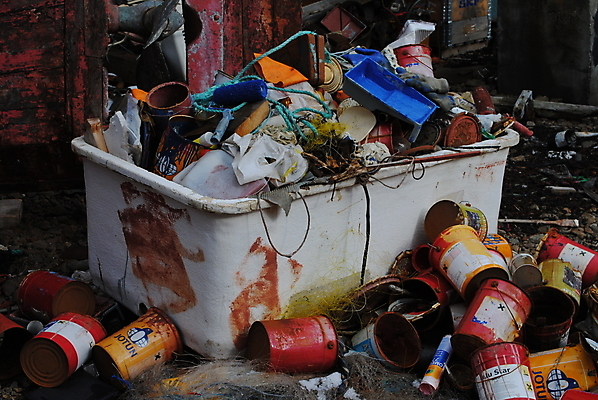 포토 JPG 해외이미지 낚시 사람없음 페인트 쓰레기 폐기물 낭비 해외202004 해외포토 컨셉 레저 파일형식 이미지허브