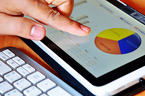 포토 JPG 해외이미지 직업 여자 남자 인터넷 비즈니스 통신 손가락 성공 설계 노동자 실내 관리 사람 사람없음 금융 컴퓨터 태블릿 사무실 장비 터치 탐험 잡기 작업 비즈니스우먼 대표 오브젝트 경영자 바쁨 지능 터치스크린 해외202004 해외포토 손 컨셉 모션 내부 경제 전자제품 스마트기기 직장인 리더 파일형식 이미지허브