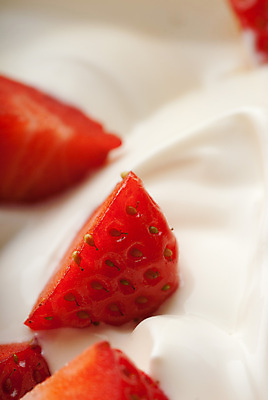 포토 JPG 해외이미지 딸기 사람없음 아웃포커스 달콤 크림 슬라이스 토핑 해외202004 해외포토 과일 촬영기법 맛 파일형식 이미지허브