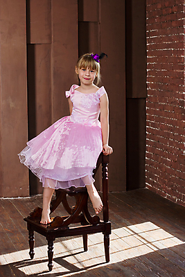 포토 JPG 해외이미지 1 드레스 여자 행복 얼굴 어린이 분홍색 의자 벽돌 한명 미소 웃음 사람 앉기 파티 우주 유치원 표현 아기 작음 큼 고도 긍정 길이 강렬 걸음마 천진난만 표현성 해외202004 해외포토 옷 교육 감정 컬러 가구 컨셉 모션 표정 이벤트 신체부위 크기 파일형식 이미지허브