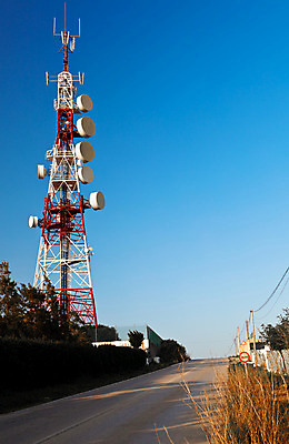 포토 JPG 해외이미지 접시 파도 통신 하늘 모바일 산 세포 안테나 사람없음 야외 파란색 탑 금속 텔레비전 자료 장비 인공위성 네트워크 역 연결 큼 무선전화기 전화기 수화기 라디오 신호 방송 공학 돛대 전송 송신기 채널 철강 해외202004 해외포토 식기 건축물 교육 바다 컬러 교통시설 재질 전자제품 크기 파일형식 이미지허브
