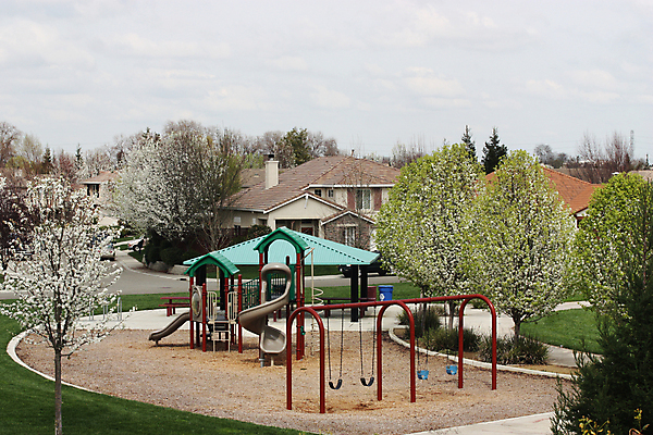 포토 JPG 해외이미지 공원 모래 사다리 가족 놀이 하늘 부동산 주택 풍경 잔디 사람없음 야외 경제 환경 봄 장비 육아 시골 도시 재산 미끄럼틀 놀이터 그네 꽃가루 커뮤니티 이웃 대출 교외 부동산중개인 해외202004 해외포토 식물 계절 공공시설 관계 건물 금융 도구 놀이기구 가루 중개인 파일형식 이미지허브