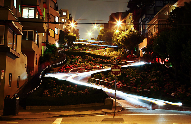 포토 JPG 해외이미지 나무 식물 꽃 도로 여행 곡선 자국 자동차 거리 주택 풍경 사람없음 야외 여름 빛 정원 미국 도시 승차 야간 언덕 조경 캘리포니아 인기 해외202004 해외포토 자연요소 계절 길 선 육상교통 북아메리카 교통시설 모션 건물 파일형식 이미지허브