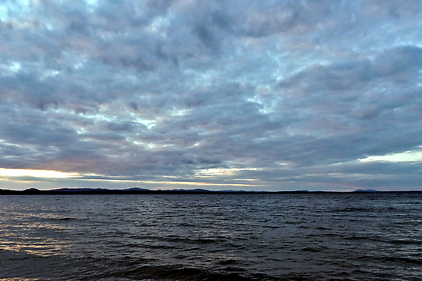 포토 JPG 해외이미지 나무 구름 호수 자연 하늘 표면 날씨 풍경 사람없음 야외 물 여름 파란색 빛 반사 환경 침묵 황혼 일몰 신선 분위기 저녁 장면 태평양 북쪽 천국 흐림 남쪽 내추럴 잔물결 수평선 해외202004 해외포토 자연요소 식물 계절 물결 바다 컬러 컨셉 노을 소리 야간 방향 생태계 파일형식 이미지허브