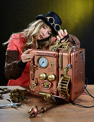 포토 JPG 해외이미지 백인 1 여자 안경 통신 미래 고글 실내 한명 사람 성인 스마트폰 금발 기계 장비 수확 골동품 공구 작업 톱니바퀴 슛 개성 펜치 정비공 기어 길이 구식 놋쇠 빅토리아 사춘기 해외202004 해외포토 서양인 헤어스타일 잡화 컨셉 농업 내부 핸드폰 스마트기기 도구 기술자 파일형식 이미지허브