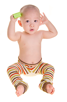 포토 JPG 해외이미지 행복 감정 얼굴 어린이 가족 건강 한명 미소 웃음 사람 동양인 소년 초록색 장난감 머리카락 검은색 기쁨 게임 흰색 표현 아기 작음 돌봄 천진난만 해외202004 해외포토 1 남자 컬러 컨셉 관계 모션 놀이 표정 인종 신체부위 머리 크기 파일형식 이미지허브