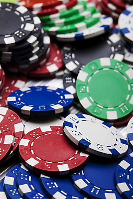 포토 JPG 해외이미지 실내 사람없음 포커칩 도박 가득함 카지노 겜블 해외202004 해외포토 내부 포커 파일형식 이미지허브