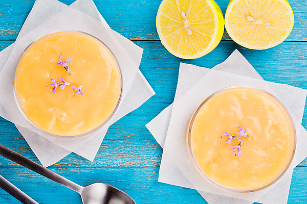 포토 JPG 해외이미지 음식 과일 디저트 요리 사람없음 파란색 컬러풀 노란색 흰색 신선 닫기 달콤 레몬 허브 크림 로즈메리 점심식사 채식주의자 페스츄리 해외202004 해외포토 식물 빵 컬러 모션 식사 맛 채식 파일형식 이미지허브