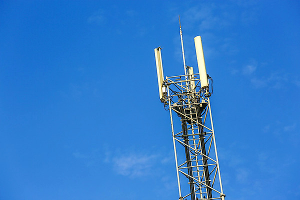 포토 JPG 해외이미지 파도 건축양식 통신 하늘 모바일 무선통신 안테나 사람없음 야외 파란색 스마트폰 글로벌 탑 금속 디지털 텔레비전 자료 네트워크 큼 계주 무선전화기 라디오 와이파이 돛대 소통 배기가스 송신기 철강 4G 해외202004 해외포토 건축물 건축 바다 컬러 컨셉 재질 IT 전자제품 핸드폰 스마트기기 크기 육상스포츠 전화기 무선인터넷 파일형식 이미지허브