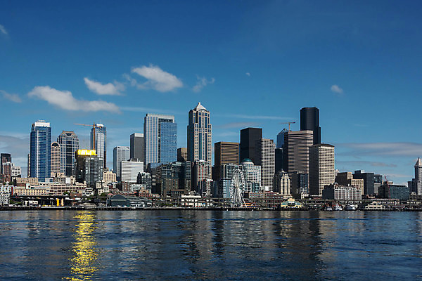 포토 JPG 해외이미지 주간 산업 바다 건축양식 하늘 풍경 사람없음 야외 건물 물 도시풍경 햇빛 반사 항구 고층빌딩 도시 만 큼 상업 포트 타운 스카이라인 시애틀 워싱턴 해외202004 해외포토 자연요소 건축물 건축 교통시설 빌딩 태양 미국 크기 파일형식 이미지허브