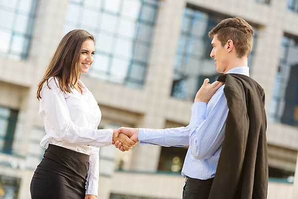 포토 JPG 해외이미지 손 비즈니스 성공 협력 악수 정장 야외 두명 가로 친구 믿음 우정 거래 축하 인사 작업 직장인 비즈니스맨 비즈니스우먼 전문직 계약 떨림 해외202004 해외포토 직업 옷 여자 남자 감정 컨셉 관계 모션 사람 손짓 신체부위 예절 파일형식 이미지허브