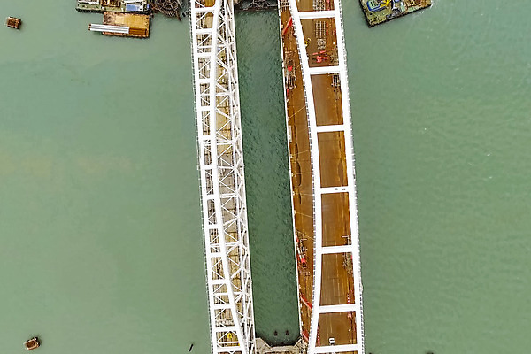 포토 JPG 해외이미지 식물 산업 도로 바다 건축양식 교통시설 하늘 사람없음 건물 검은색 기계 장비 탐험 업무 고속도로 헬리콥터 석유 계획 연결 기중기 시설 아치 날것 무거움 공학 단상 보험 국회 조립 개발 러시아인 지원 철강 콘크리트 프로젝트 해외202004 해외포토 서양인 건축물 교육 건축 길 컬러 교통 컨셉 비행기 작업 중장비 무게 파일형식 이미지허브