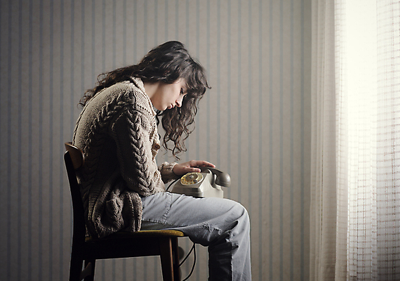 포토 JPG 해외이미지 라이프스타일 여자 생각 청소년 스트레스 주택 실내 피곤 한명 앉기 10대 슬픔 범죄 좌절 고독 전화기 고민 문제 불만 불화 우울증 적자 혼란 해외202004 해외포토 1 감정 컨셉 모션 사람 내부 건물 생활 질병 파일형식 이미지허브