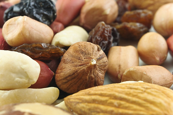 포토 JPG 해외이미지 접시 음식 다이어트 과일 표면 건강 사람없음 견과류 흰색 닫기 혼합 땅콩 아몬드 건포도 개암 해외202004 해외포토 식기 열매 컬러 모션 포도 건과일 파일형식 이미지허브