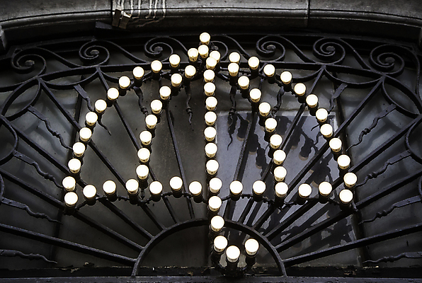 포토 JPG 해외이미지 모양 디자인 계절 어린이 벽 백그라운드 컨셉 우산 전구 창문 상상 유리 날씨 추상 전등 아이디어 사람없음 장식 빛 독서 유행 축제 힘 에너지 흰색 램프 축하 투명 플랫 야간 작음 심볼 오브젝트 사인 복고 양산 마법 엘리먼트 옛날 스타일 현실 해외202004 해외포토 자연요소 컬러 무늬 재질 조명 사람 크기 파일형식 이미지허브