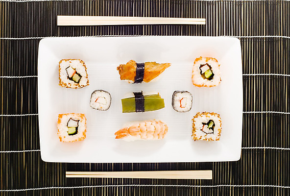 포토 JPG 해외이미지 전통 라이프스타일 접시 아시아 음식 조각 다이어트 젓가락 밥 새우 건강 어류 요리 동양인 사람없음 식당 일본 식사 저녁식사 초밥 신선 바 해조류 맛 먹기 장어 해산물 오브젝트 준비 날것 롤 서빙 연어 모음 동쪽 설정 점심식사 이국적 해외202004 해외포토 식기 나라 컨셉 모션 수저 갑각류 인종 생활 상점 수중동물 해양식물 방향 일본음식 파일형식 이미지허브