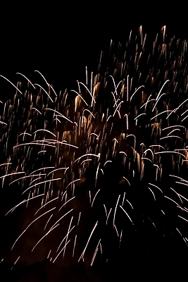 포토 JPG 해외이미지 행복 호수 하늘 휴가 새로움 기념 폭죽 불꽃놀이 이벤트 사람없음 물 컬러풀 반사 파티 검은색 축제 힘 자유 로켓 축하 야간 폭발 폭발물 기념물 파열 7월 광 독립 추모 해외202004 해외포토 자연요소 감정 무기 컬러 컨셉 놀이 날짜 파일형식 이미지허브