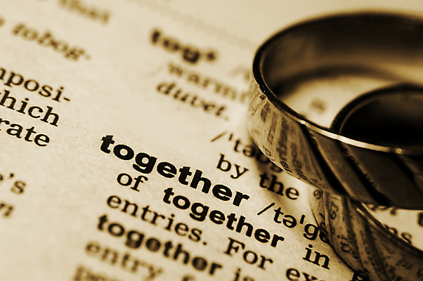 포토 JPG 해외이미지 감정 종교 결혼 결혼식 따뜻함 발렌타인데이 사랑 사람없음 책 단어 빛 반사 하트 반지 원형 닫기 입장 읽기 주기 서식 페이지 신성 사전 정의 돌봄 세피아 신앙심 접기 해외202004 해외포토 모양 도형 문자 장신구 모션 데이이벤트 촬영기법 이벤트 파일형식 이미지허브