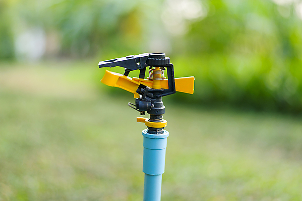 포토 JPG 해외이미지 식물 백그라운드 잎 밭 농업 채소 자연 사람없음 야외 초록색 물 농장 정원 장비 젖음 촉촉함 신선 떨어짐 유기농 분무기 사방 스프링쿨러 해외202004 해외포토 자연요소 웰빙 산업 컬러 컨셉 생태계 파일형식 이미지허브