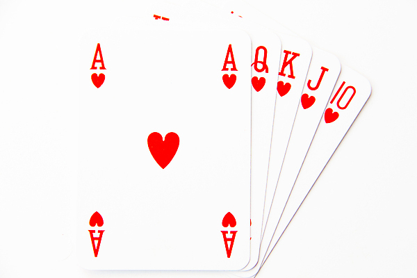 포토 JPG 해외이미지 아이콘 손 스포츠 백그라운드 돈 일러스트 비즈니스 놀이 탁자 성공 사람없음 빨간색 우주 검은색 게임 흰색 하트 우승 최고 쌍 신용카드 4 행운 재산 도박 위험 삽 심볼 오브젝트 카지노 기회 열정 포커 온라인 승자 에이스 해외202004 해외포토 모양 감정 컬러 가구 컨셉 신체부위 금융 숫자 트럼프 파일형식 이미지허브