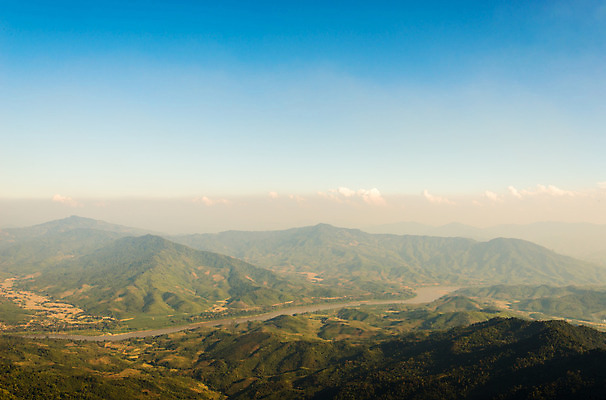 포토 JPG 해외이미지 구름 백그라운드 밭 태국 자연 하늘 산 풍경 사람없음 야외 초록색 여름 파란색 태양 일출 계곡 맑음 일몰 흰색 시골 언덕 장면 내추럴 절정 해외202004 해외포토 자연요소 계절 아시아 컬러 농업 날씨 노을 생태계 파일형식 이미지허브