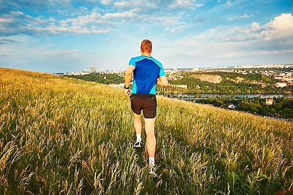 포토 JPG 해외이미지 행복 스포츠 모션 청소년 자연 건강 한명 사람 야외 여름 운동복 달리기 조깅 운동 햇빛 맑음 힘 활발 도시 고독 연습 언덕 속도 열정 노력 프라하 타운 스카이라인 달리기선수 운동가 혼자 해외202004 해외포토 1 옷 계절 감정 컨셉 날씨 태양 생태계 육상선수 체코 파일형식 이미지허브