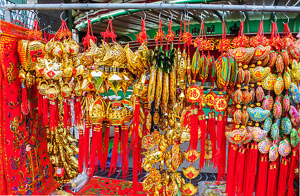 포토 JPG 해외이미지 전통 아시아 종교 문화 백그라운드 휴가 새로움 미술 동양인 사람없음 장식 빨간색 믿음 축제 중국 침묵 봄 골동품 축하 인사 최고 행운 시장 황금 자르기 연도 심볼 오브젝트 매듭 슛 싱가폴 마스코트 차이나타운 해외202004 해외포토 계절 감정 나라 컬러 컨셉 모션 문화예술 인종 관광지 소리 예절 파일형식 이미지허브