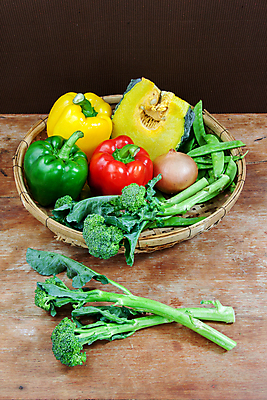 포토 JPG 해외이미지 음식 채소 과일 호박 양파 파프리카 건강 사람없음 빨간색 초록색 노란색 신선 그룹 떨어짐 브로콜리 먹기 오브젝트 상쾌 완두콩 숙성 해외202004 해외포토 감정 컬러 컨셉 모션 콩 파일형식 이미지허브