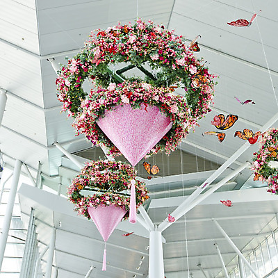 포토 JPG 해외이미지 나무 꽃 밧줄 꽃무늬 벽지 모바일 주택 매달리기 사람없음 목재 장식 가로 컬러풀 바구니 정원 냄비 해외202004 해외포토 식물 줄 컬러 무늬 재료 모션 건물 솥 파일형식 이미지허브