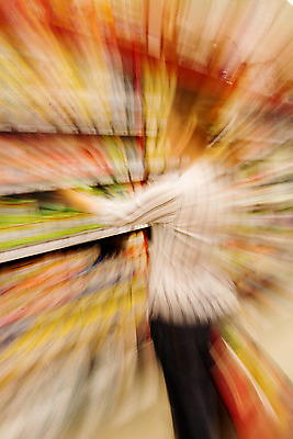 포토 JPG 해외이미지 라이프스타일 잡화 여자 음식 백그라운드 모션 추상 선반 스트레스 한명 성인 쇼핑 바구니 상점 카트 꿈 에너지 탐험 비교 선택 구매 상품 무서움 불안 고객 속도 통로 긴장 슈퍼마켓 블러 어려움 해외202004 해외포토 1 감정 가구 컨셉 무늬 사람 생활 파일형식 이미지허브