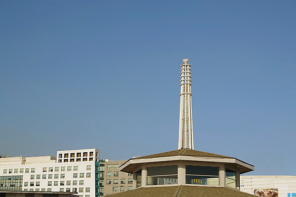 포토 JPG 해외이미지 외관 패턴 건축양식 하늘 지붕 미술 사람없음 야외 건물 장식 도시풍경 정상 건축가 옥상 묘사 고딕 해외202004 해외포토 직업 건축물 건축 무늬 문화예술 풍경 도시 파일형식 이미지허브